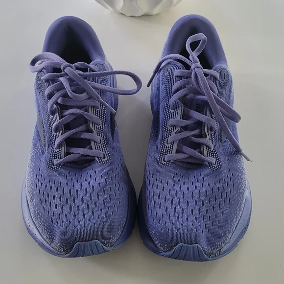 Brooks Ghost 16 Size 9 1/2 - Picture 11 of 12